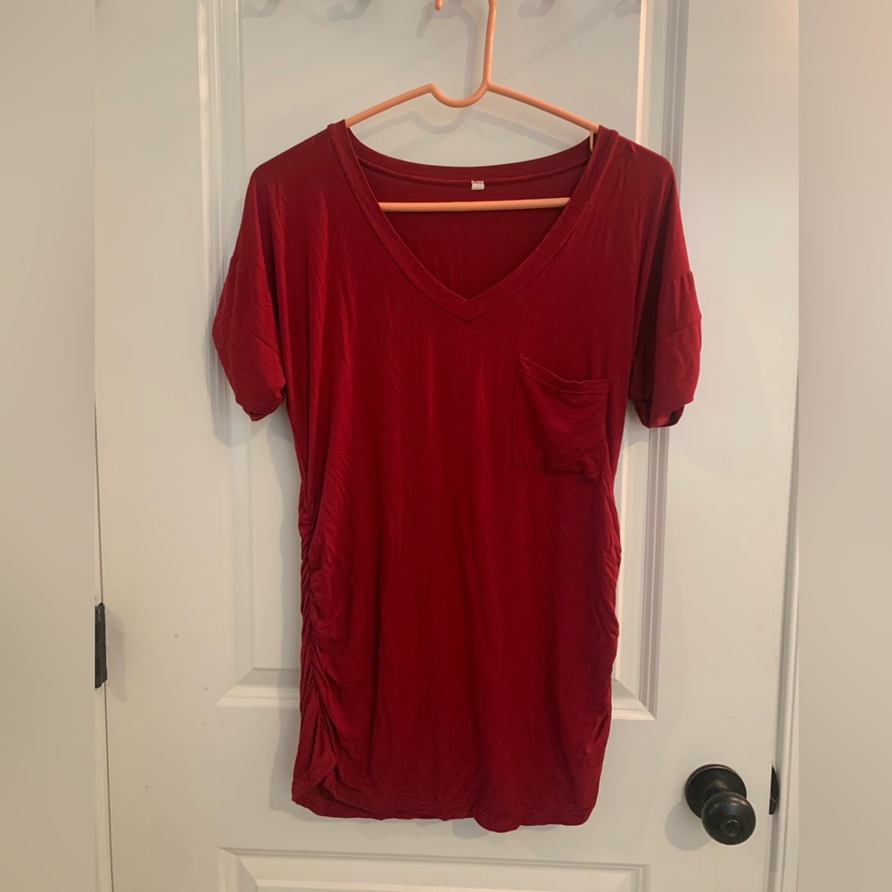 V-neck Maternity Top w/ pocket